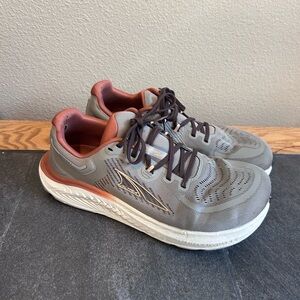 Altra Men's Gray and Tan Athletic Shoes